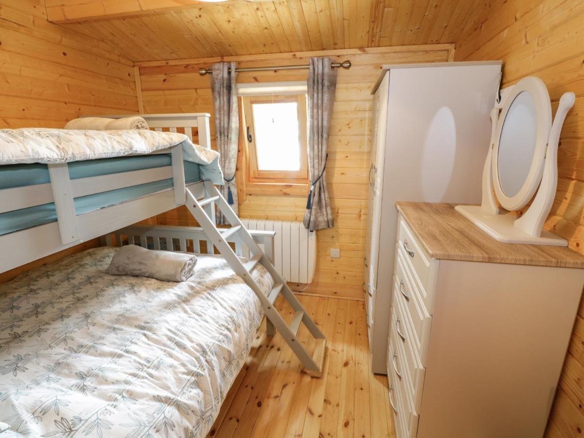 Port Heron Lodge Athlone Bagian luar foto